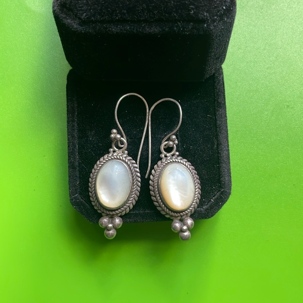 [Suarti Bali] Vintage Moonstone and Sterling Silver Earrings